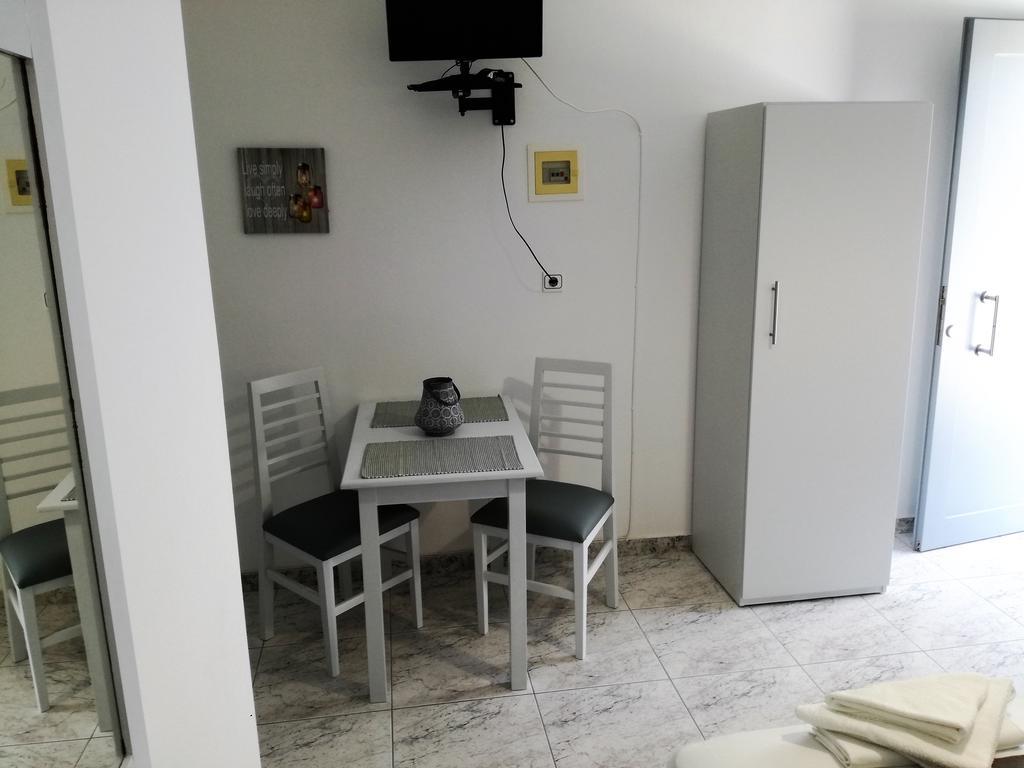 Venus De Milo Apartment Adamantas  ภายนอก รูปภาพ