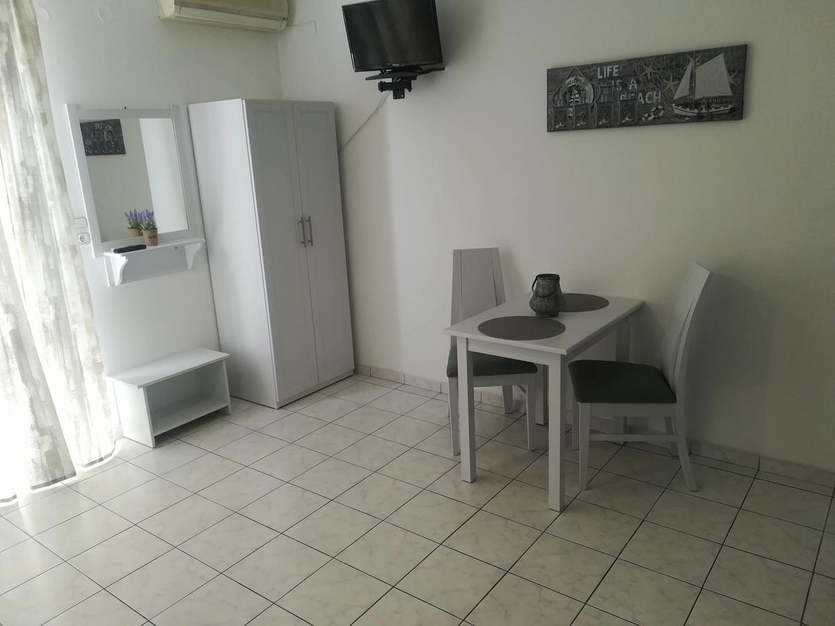 Venus De Milo Apartment Adamantas  ภายนอก รูปภาพ
